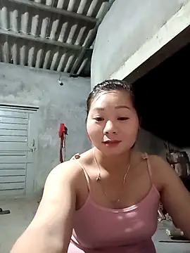Snapshot of vangkt-cute chatting on 04-16-26, 10:23 vangkt-cute online show from 04-16-26, 10:23