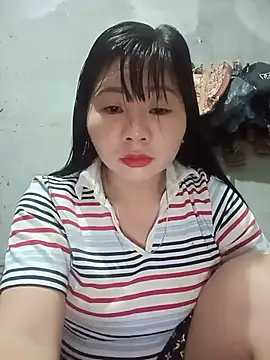 Snapshot of vangkt-cute chatting on 05-11-26, 06:38 vangkt-cute online show from 05-11-26, 06:38