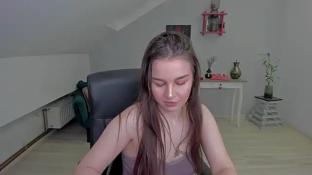 LouannaHart online show from 02-27-26, 04:23