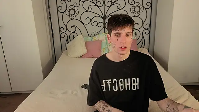 Danny loves Mary online show from 03-11-26, 11:27