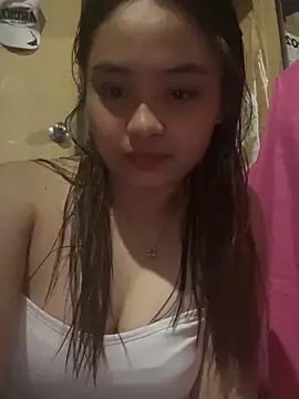 Snapshot of pinayyours18 chatting on 11-17-25, 06:30 pinayyours18 online show from 11-17-25, 06:30