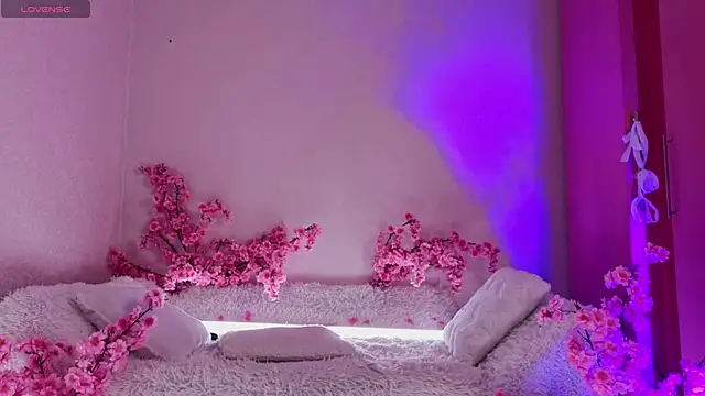 Snapshot of Kitty_gaze chatting on 02-24-26, 02:26 Kitty gaze online show from 02-24-26, 02:26