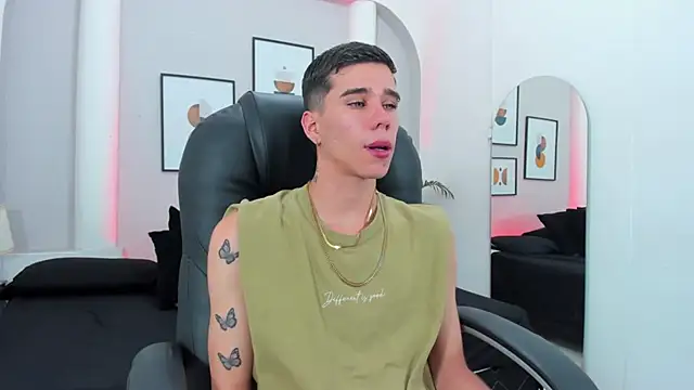 Gabo white1 online show from 12-02-25, 07:25