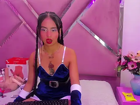 Snapshot of CloeMorenti_ chatting on 12-03-25, 12:58 CloeMorenti online show from 12-03-25, 12:58