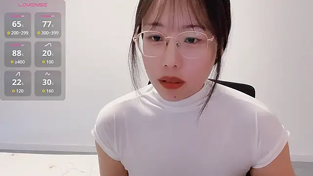 Snapshot of suisui322 chatting on 12-15-25, 06:06 suisui322 online show from 12-15-25, 06:06