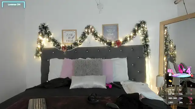 Sara puertaa  online show from 12-16-25, 07:08