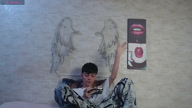 axel milo kairo and noa online show from 02-10-26, 05:17