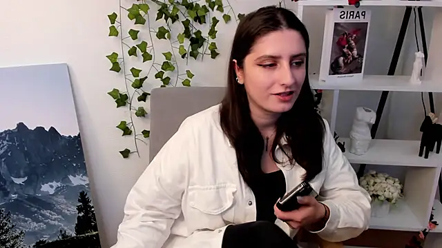 Snapshot of MikaClausing chatting on 11-11-25, 07:30 MikaClausing online show from 11-11-25, 07:30