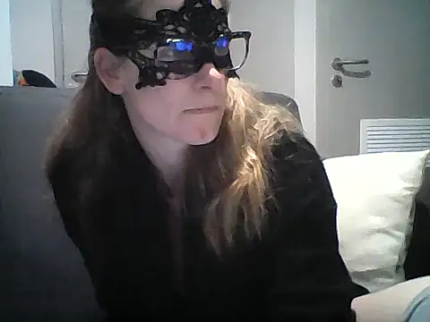 Snapshot of MelleEloa chatting on 02-08-26, 08:45 MelleEloa online show from 02-08-26, 08:45