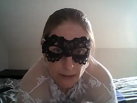 Snapshot of MelleEloa chatting on 04-14-26, 02:12 MelleEloa online show from 04-14-26, 02:12