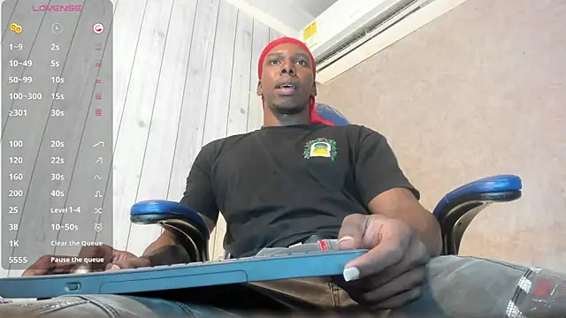 Snapshot of mike_aly chatting on 04-12-26, 12:54 mike aly online show from 04-12-26, 12:54