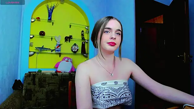 Snapshot of AlicaLOVEalisa777 chatting on 05-20-26, 06:36 AlicaLOVEalisa777 online show from 05-20-26, 06:36