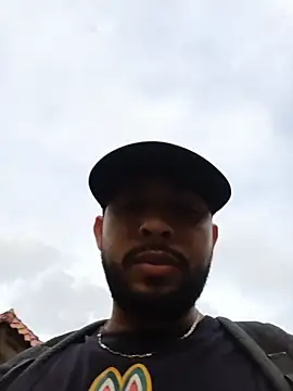 Snapshot of MAX_Jhonnson chatting on 11-14-25, 10:18 MAX Jhonnson online show from 11-14-25, 10:18