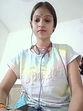 Snapshot of Mohnicute chatting on 06-17-26, 06:31 Mohnicute online show from 06-17-26, 06:31
