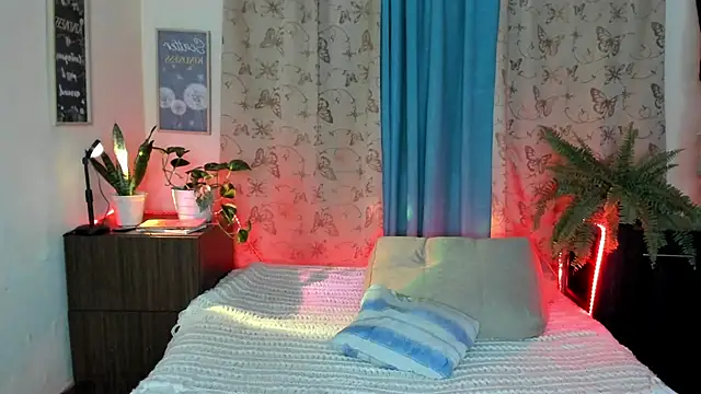 Angel White25 online show from 11-21-25, 11:25