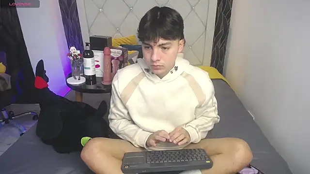 Samu FoXXX online show from 11-13-25, 08:19