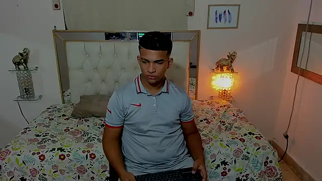 mathews    online show from 01-08-26, 04:15