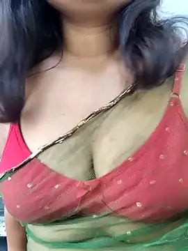 Snapshot of Hot-ruma chatting on 11-17-25, 04:29 Hot-ruma online show from 11-17-25, 04:29