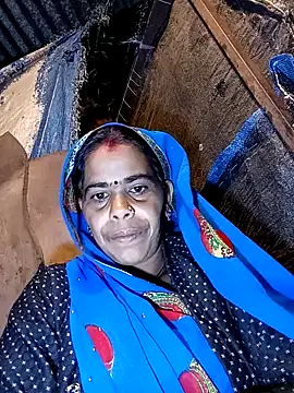 Snapshot of Neetujk chatting on 12-17-25, 05:08 Neetujk online show from 12-17-25, 05:08