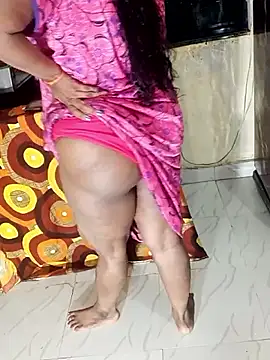Snapshot of Bhabhi_g_ chatting on 11-12-25, 03:45 Bhabhi g online show from 11-12-25, 03:45