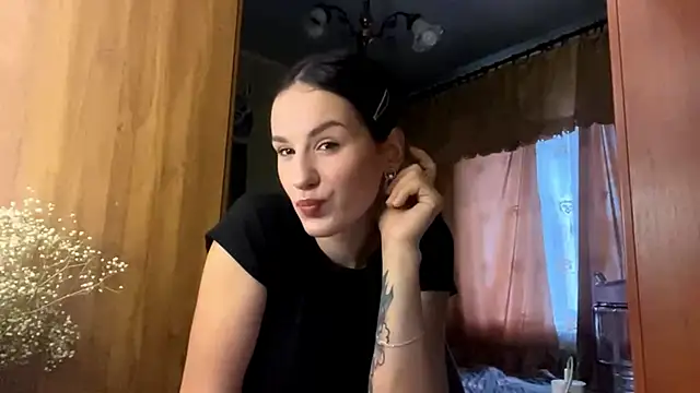 AliciaCapehart online show from 11-24-25, 06:13