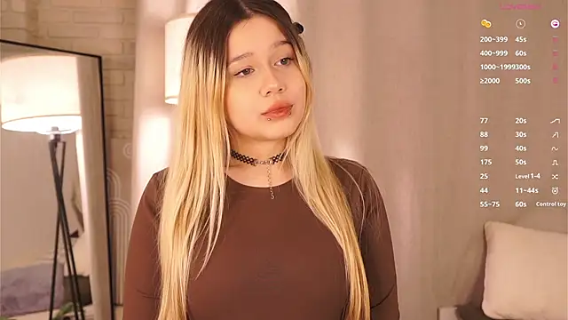 Snapshot of Love_audirs6 chatting on 02-11-26, 12:15 Love audirs6 online show from 02-11-26, 12:15