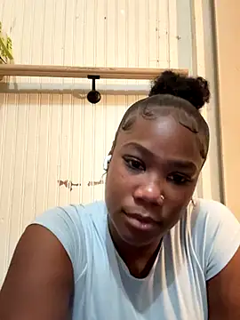 Issa smooch online show from 11-12-25, 03:23