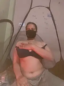 Snapshot of Yamini-X chatting on 12-17-25, 02:12 Yamini-X online show from 12-17-25, 02:12