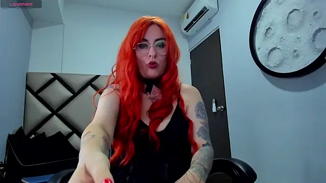 Snapshot of Nicol_helen chatting on 11-25-25, 08:31 Nicol helen online show from 11-25-25, 08:31