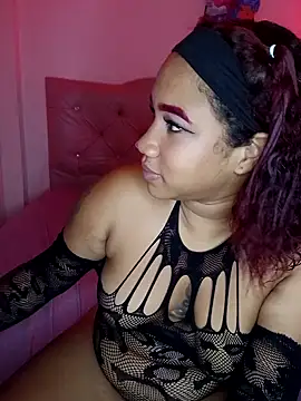 Snapshot of Antonella_Sweett_ chatting on 11-17-25, 03:23 Antonella Sweett online show from 11-17-25, 03:23