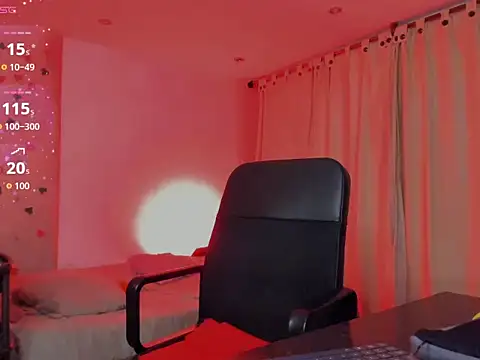 Snapshot of LaGoldenBitch chatting on 05-22-26, 01:02 LaGoldenBitch online show from 05-22-26, 01:02