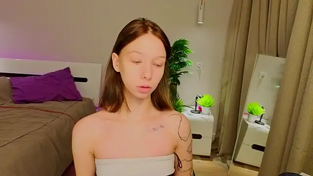 Snapshot of LilyPoetry_ chatting on 11-27-25, 11:23 LilyPoetry online show from 11-27-25, 11:23