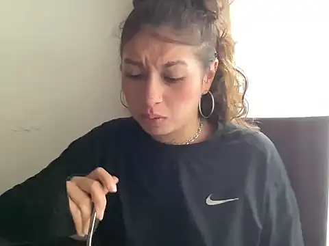 Snapshot of Dreana chatting on 02-24-26, 05:44 Dreana online show from 02-24-26, 05:44