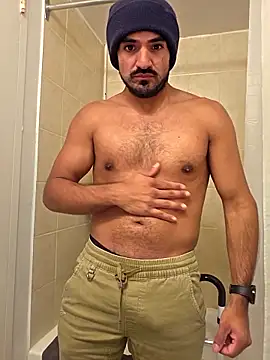 Snapshot of piggylatino chatting on 11-25-25, 08:20 piggylatino online show from 11-25-25, 08:20