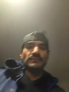 Snapshot of piggylatino chatting on 12-18-25, 05:57 piggylatino online show from 12-18-25, 05:57