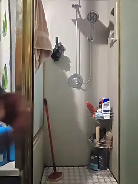 Snapshot of piggylatino chatting on 12-19-25, 03:24 piggylatino online show from 12-19-25, 03:24