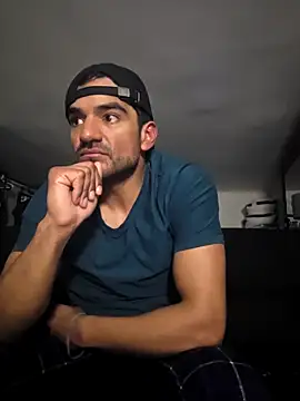 Snapshot of piggylatino chatting on 02-10-26, 12:04 piggylatino online show from 02-10-26, 12:04