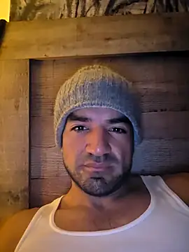 Snapshot of piggylatino chatting on 02-14-26, 10:45 piggylatino online show from 02-14-26, 10:45