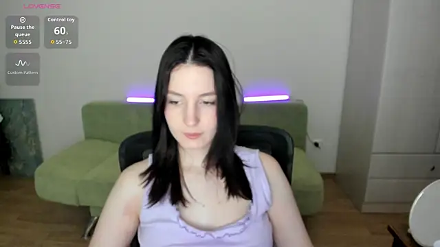 Snapshot of v_crizis324 chatting on 05-24-26, 12:43 v crizis324 online show from 05-24-26, 12:43