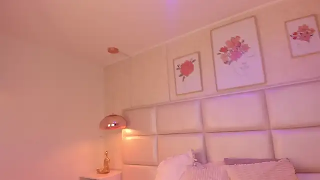 Kate Winslet  online show from 12-15-25, 02:32