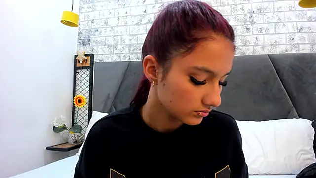 Maray Lous online show from 11-28-25, 08:33