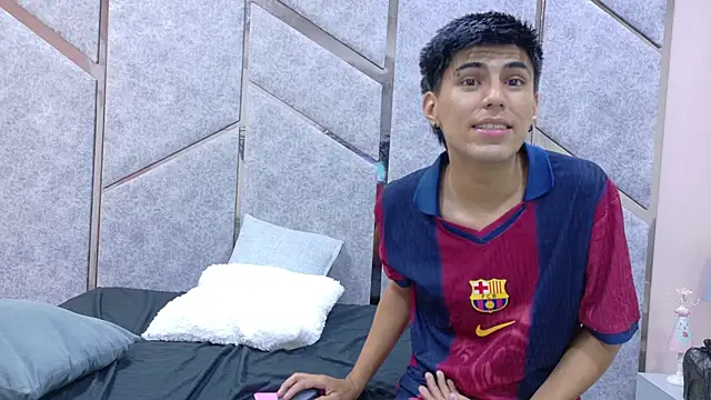 Lily y Finn online show from 11-25-25, 03:28