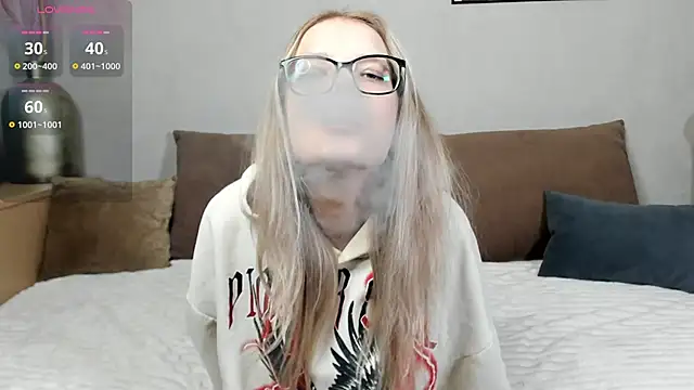 Snapshot of MicheleHonas chatting on 12-02-25, 05:30 MicheleHonas online show from 12-02-25, 05:30