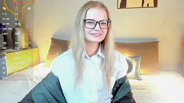 Snapshot of MicheleHonas chatting on 12-16-25, 06:46 MicheleHonas online show from 12-16-25, 06:46