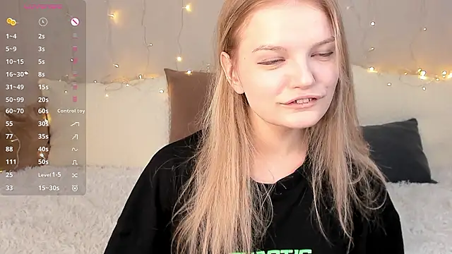 Snapshot of MicheleHonas chatting on 02-01-26, 06:06 MicheleHonas online show from 02-01-26, 06:06