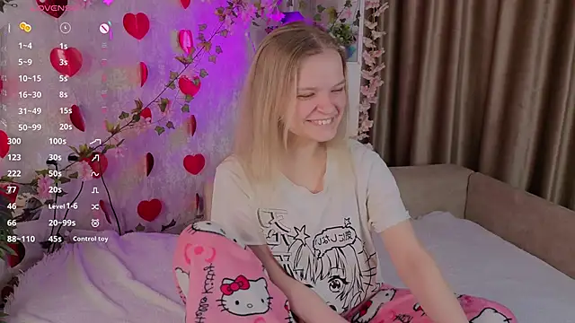 Snapshot of MicheleHonas chatting on 02-24-26, 05:33 MicheleHonas online show from 02-24-26, 05:33