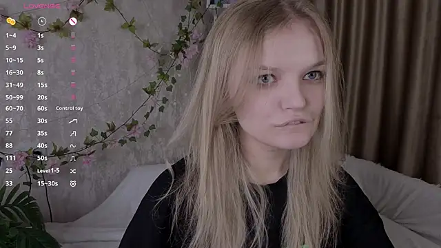 Snapshot of MicheleHonas chatting on 03-06-26, 05:42 MicheleHonas online show from 03-06-26, 05:42