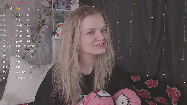 Snapshot of MicheleHonas chatting on 03-31-26, 06:41 MicheleHonas online show from 03-31-26, 06:41