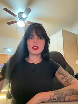 Cristal Cerati  online show from 04-16-26, 01:50