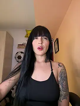 Snapshot of Cristal_Cerati_ chatting on 06-25-26, 11:53 Cristal Cerati online show from 06-25-26, 11:53